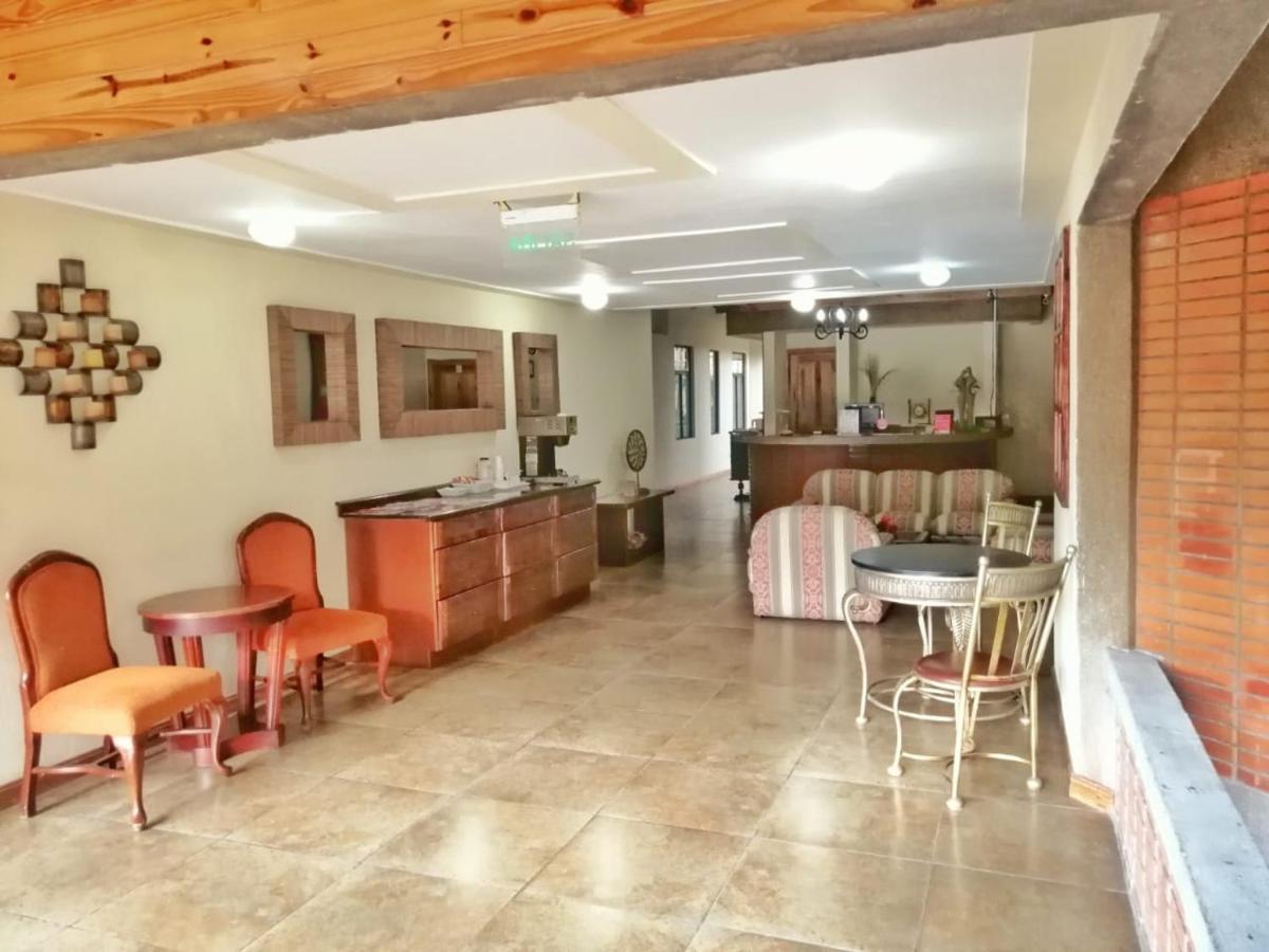 Apartotel Don Francisco San José Esterno foto