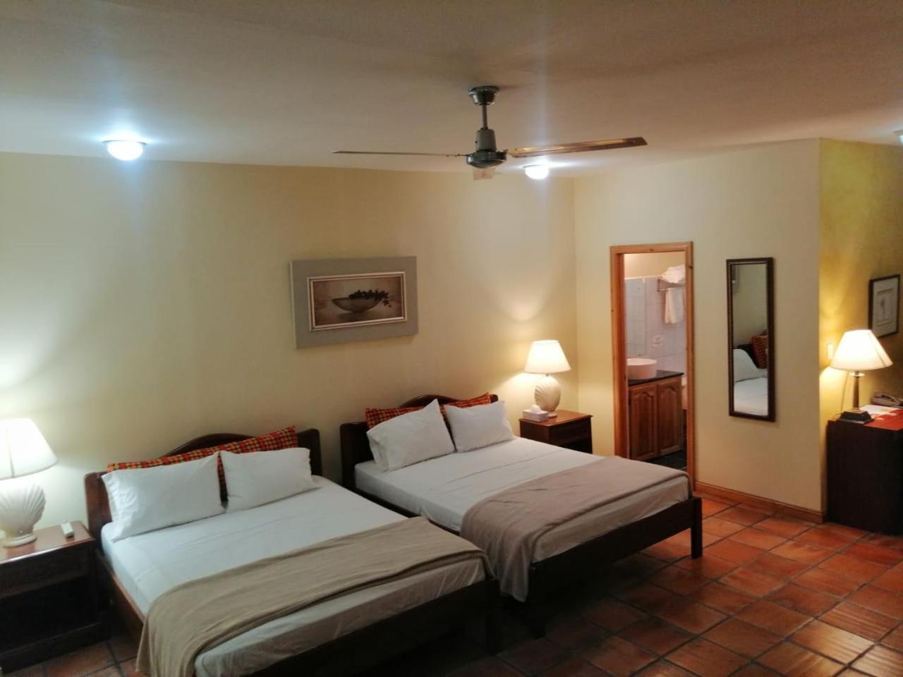 Apartotel Don Francisco San José Esterno foto