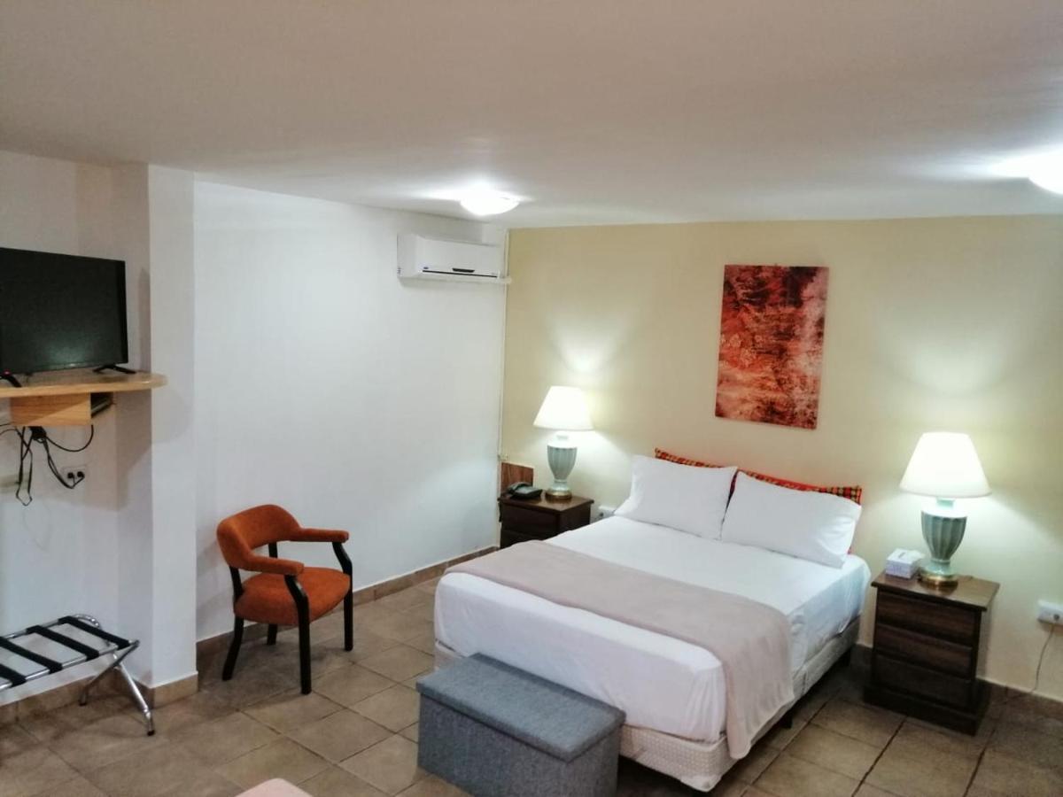 Apartotel Don Francisco San José Esterno foto